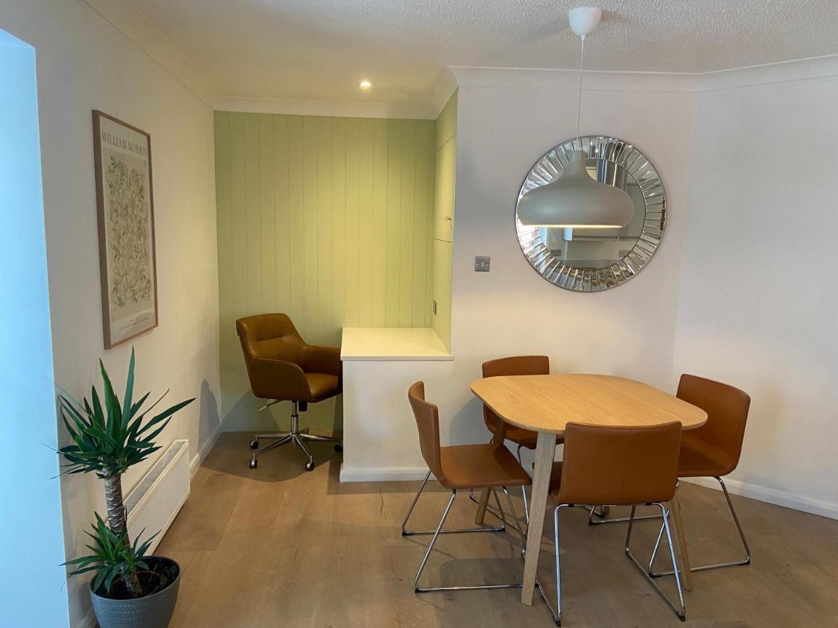 Rivergem - Riverside Coach House Winchester Buitenkant foto